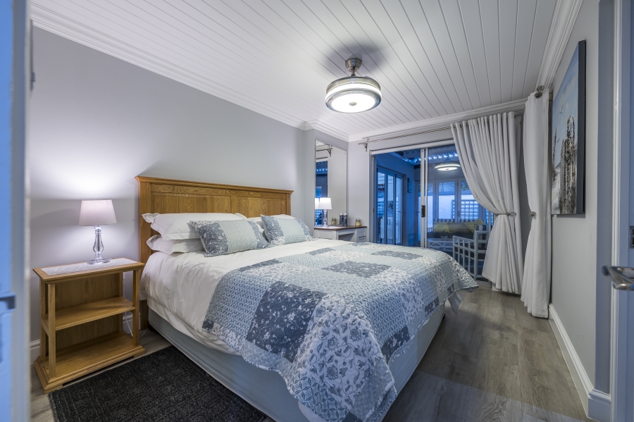 5 Bedroom Property for Sale in Glentana Western Cape